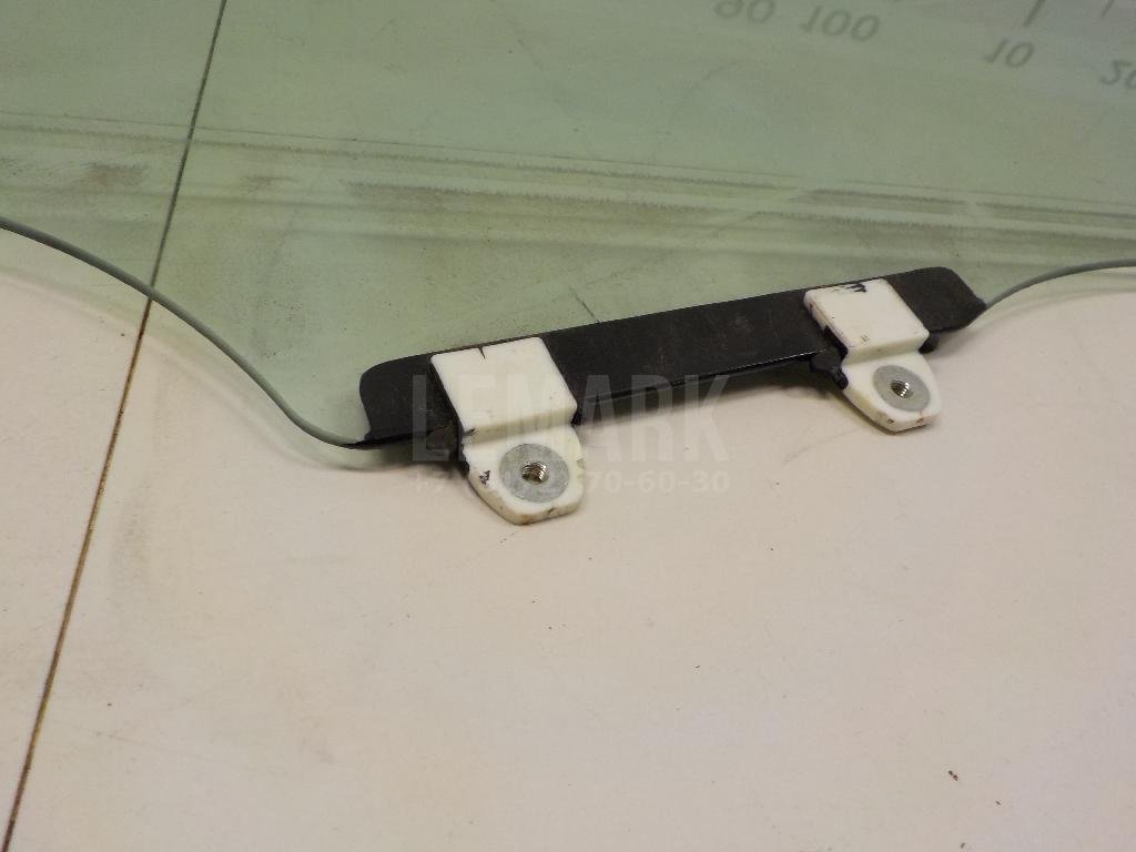 Стекло двери передней правой