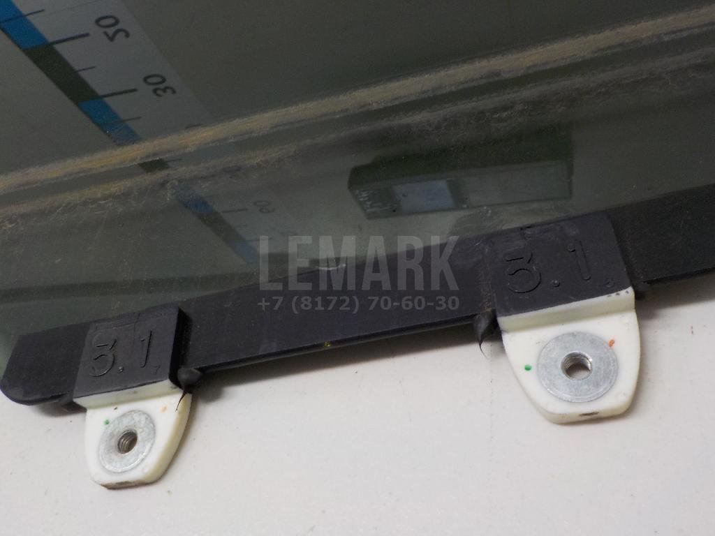 Стекло двери задней левой