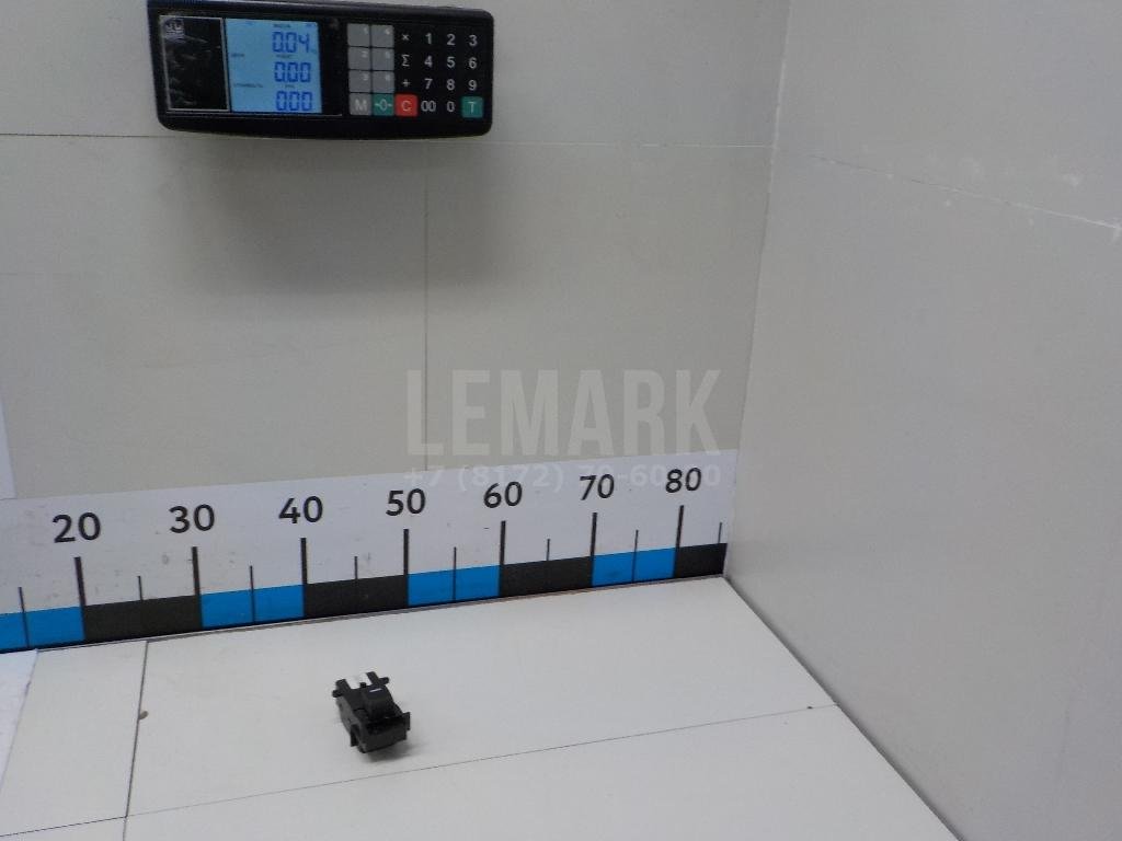 Кнопка стеклоподъемника