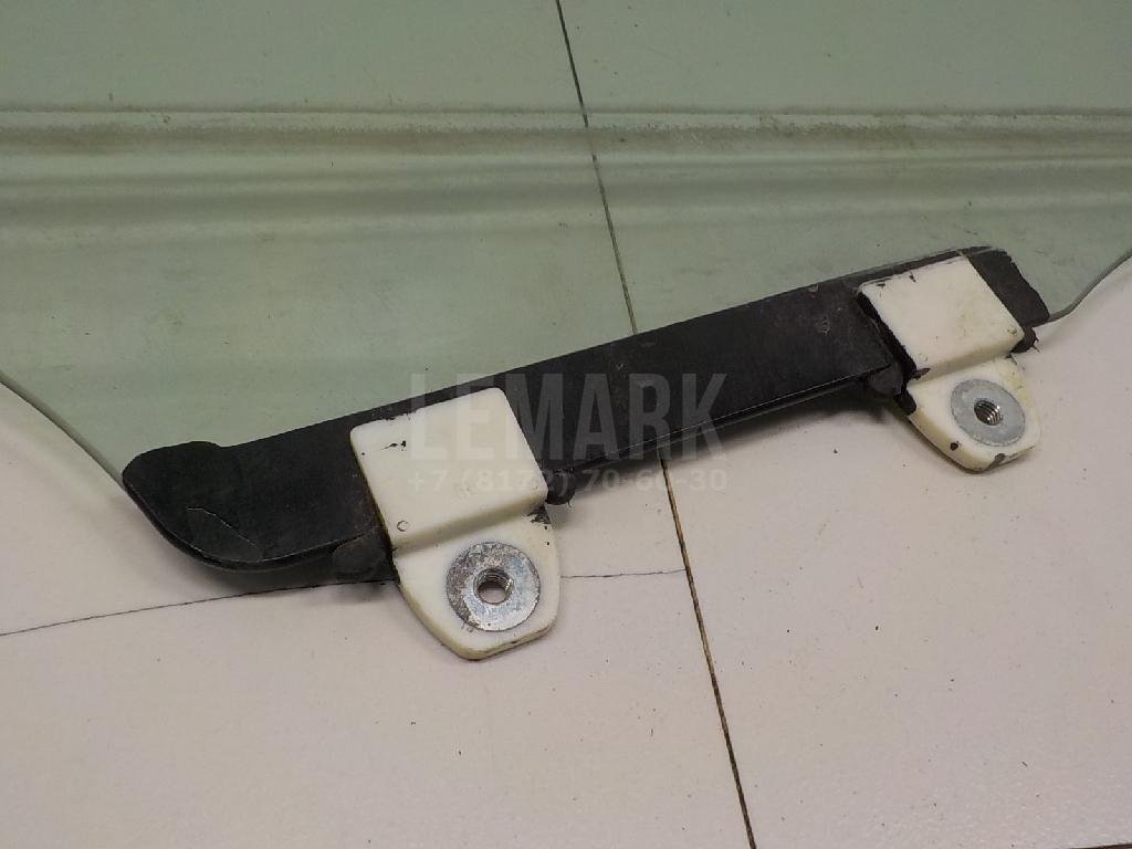 Стекло двери передней правой