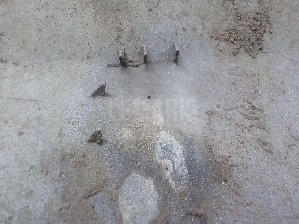 Накладка двери передней левой