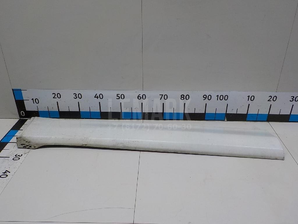 Накладка двери передней левой