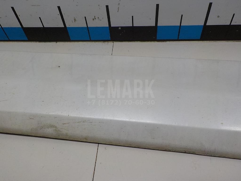 Накладка двери передней левой