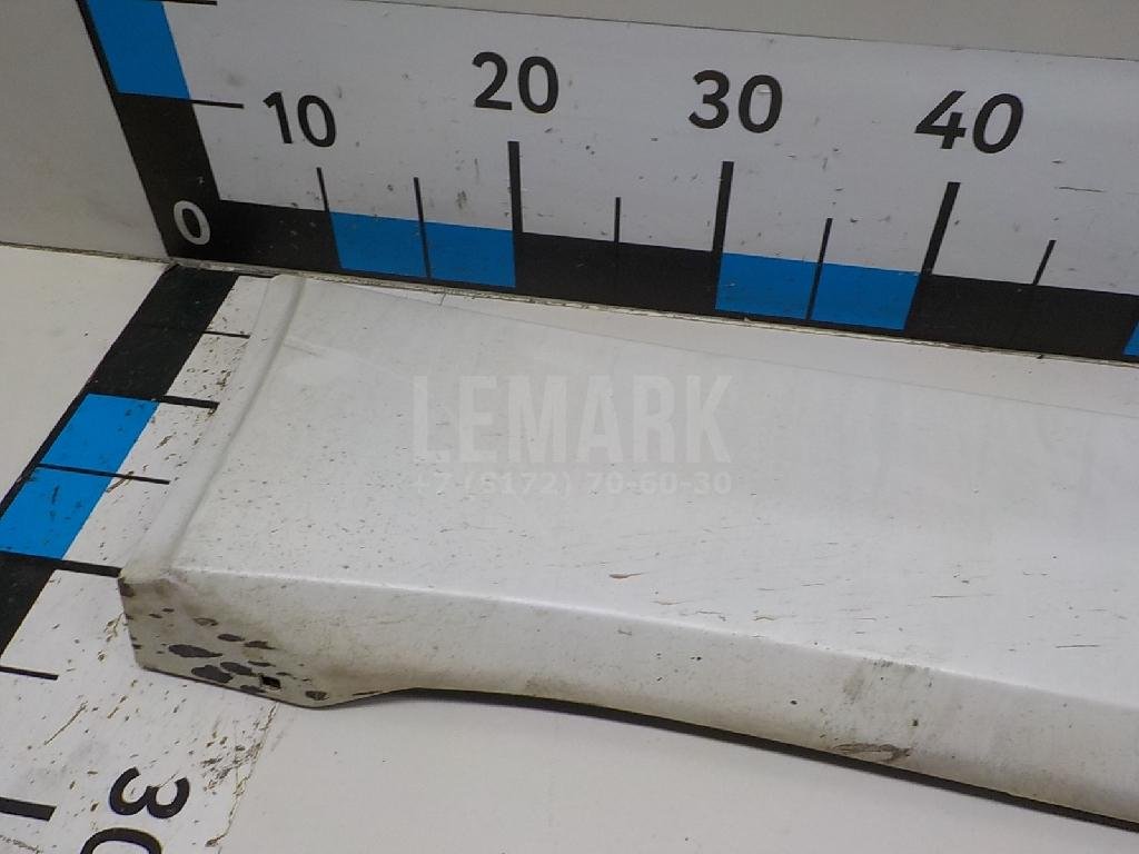 Накладка двери передней левой