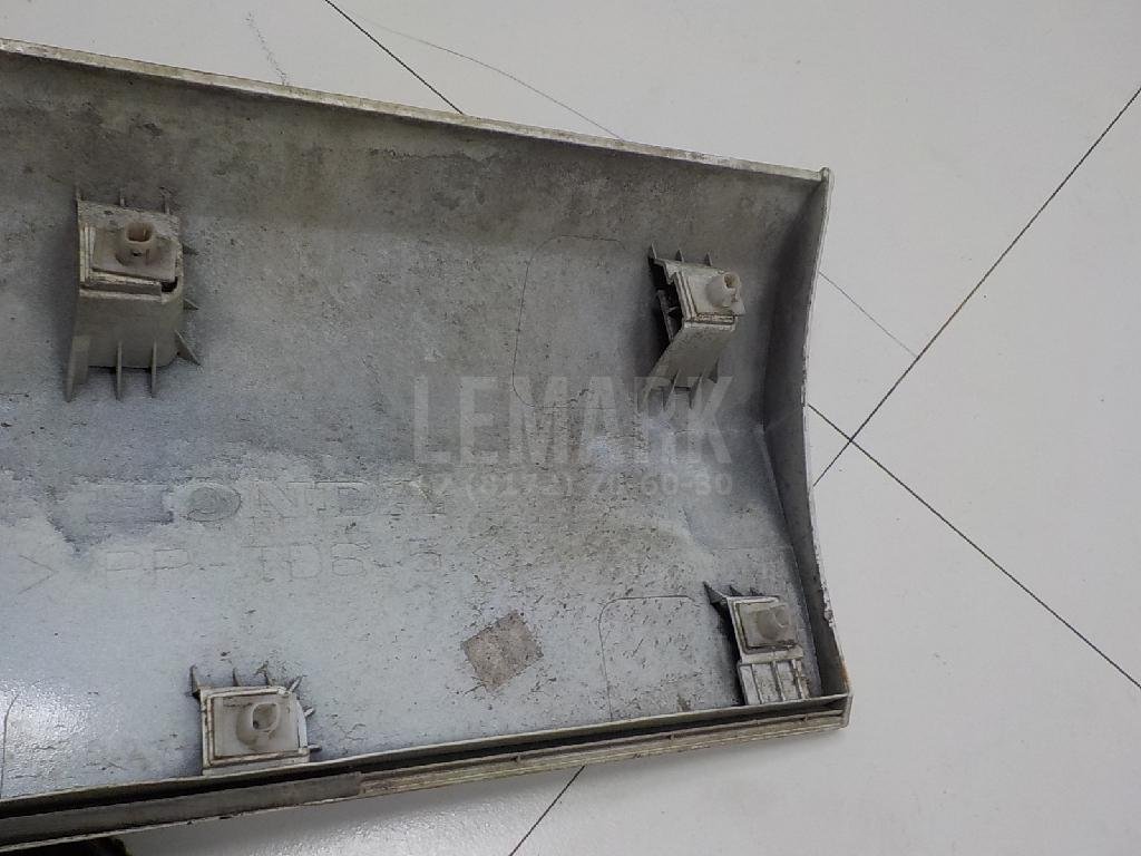 Накладка двери передней левой