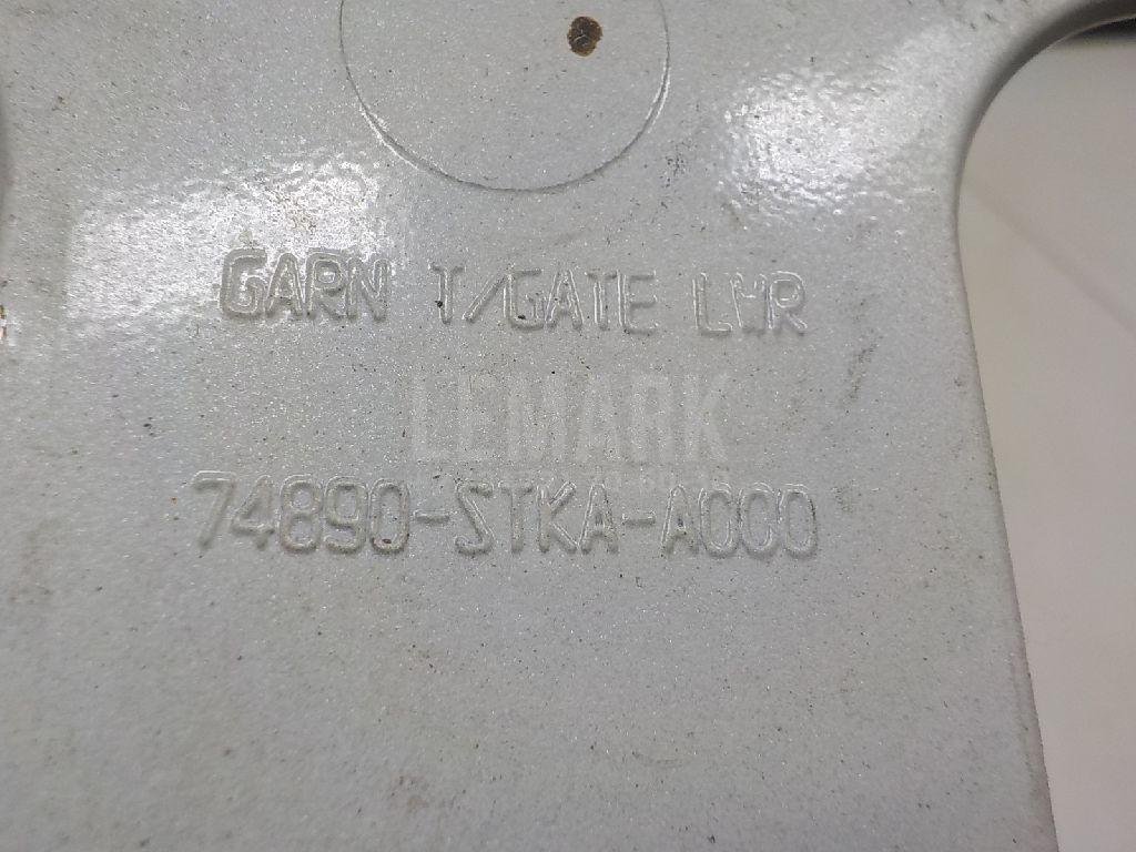 Накладка двери багажника