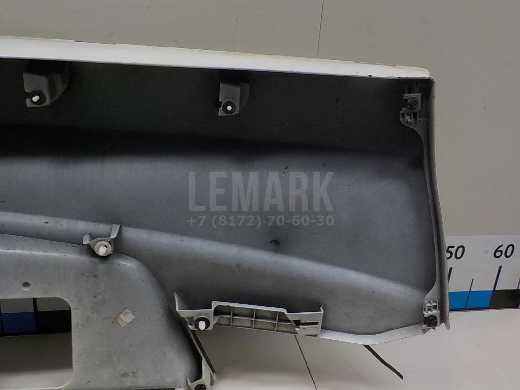 Накладка двери багажника