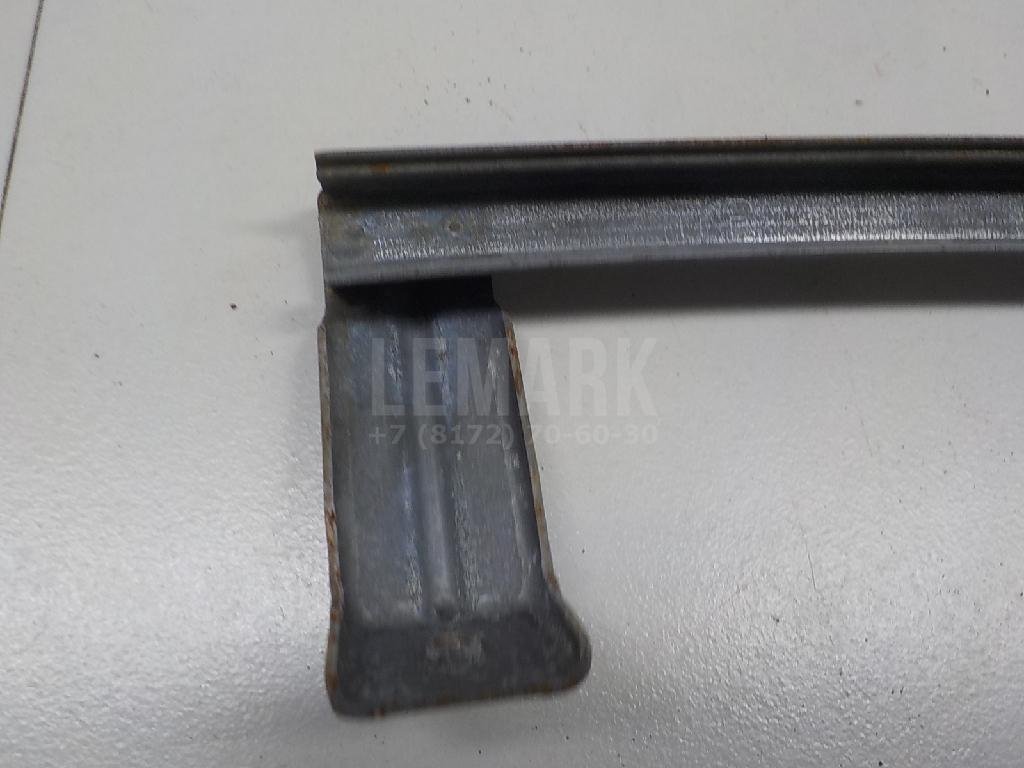 Направляющая стекла двери