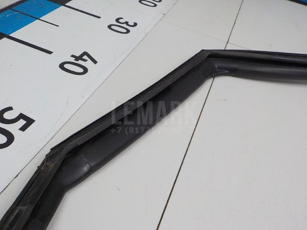 Уплотнитель стекла двери для  Audi A4 [B8] Allroad 2009-2015