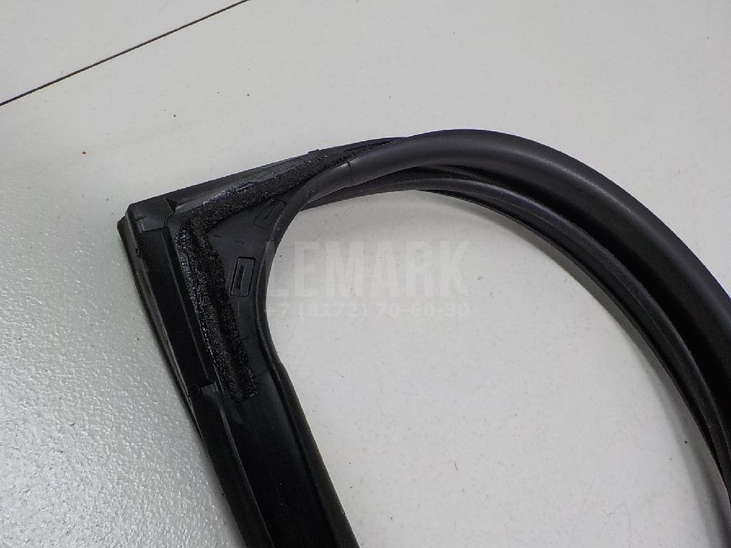 Уплотнитель стекла двери для  Audi A4 [B8] Allroad 2009-2015