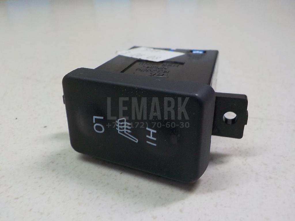 Кнопка обогрева сидений