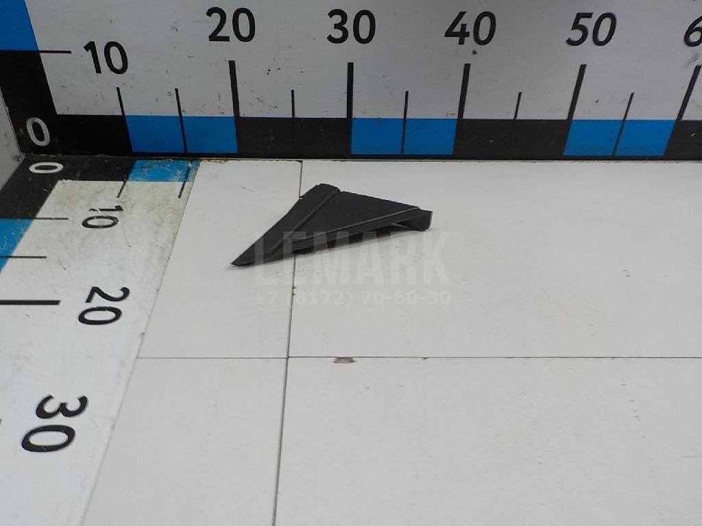 Накладка двери передней правой