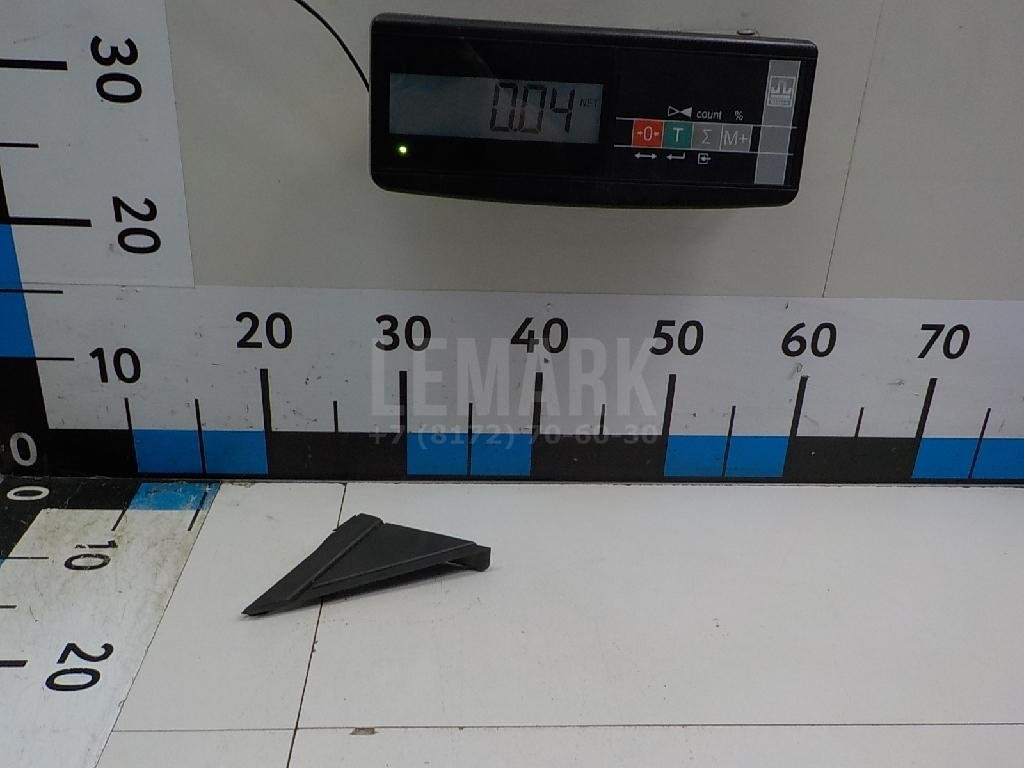 Накладка двери передней правой