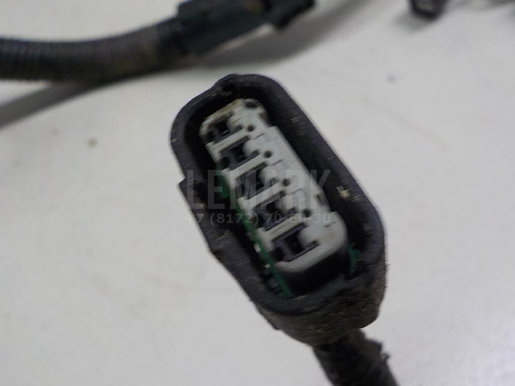 Клемма аккумулятора плюс