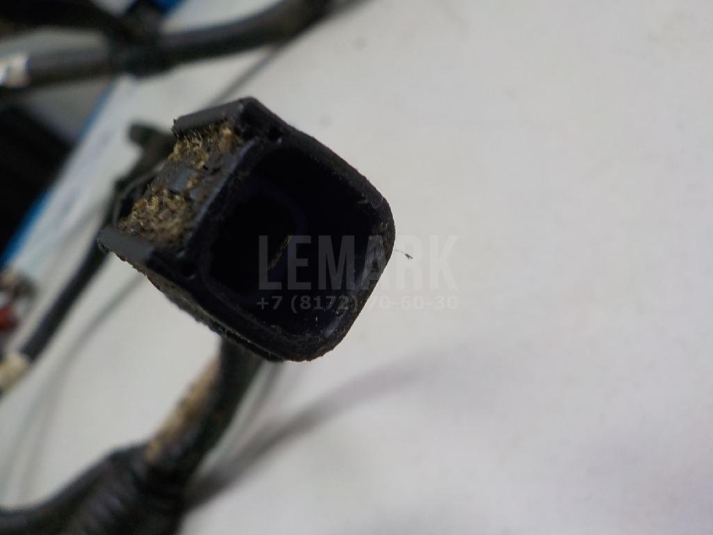 Клемма аккумулятора плюс