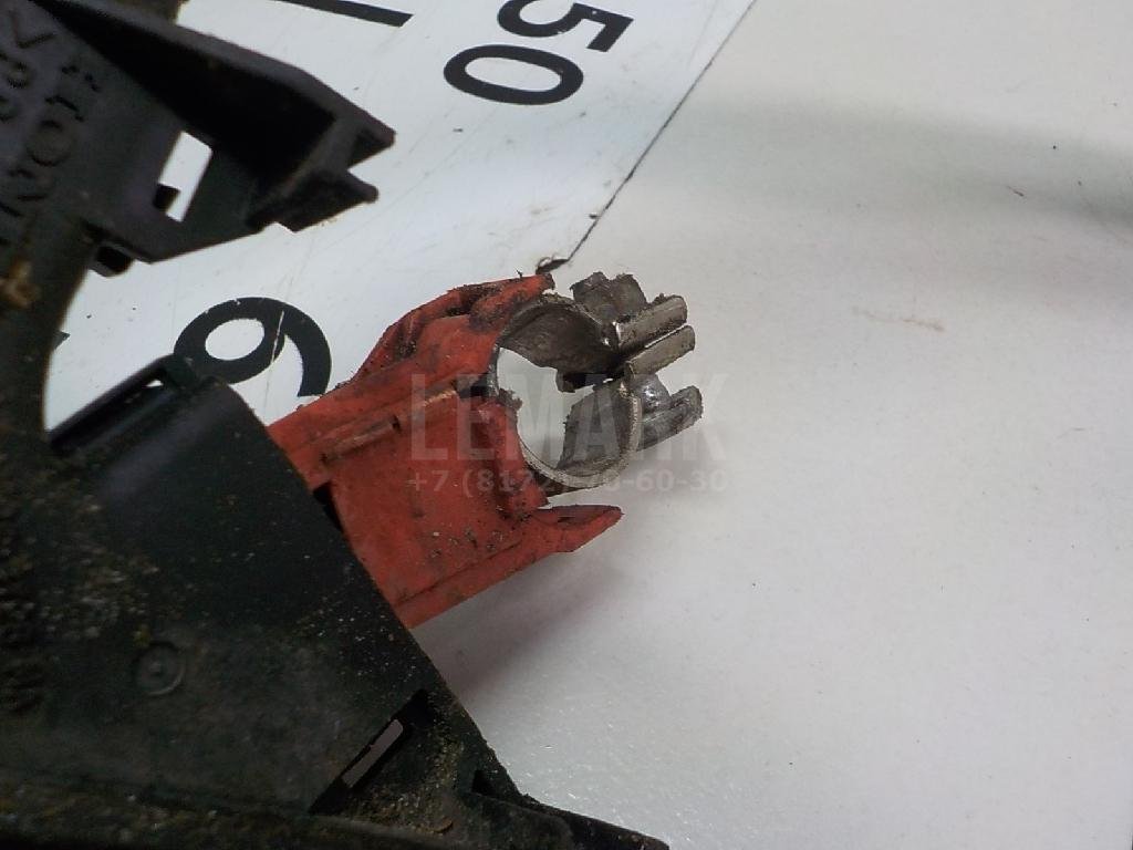 Клемма аккумулятора плюс