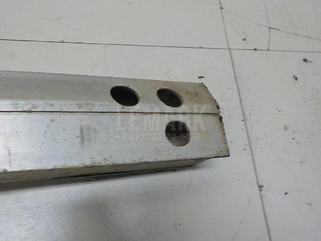 Усилитель заднего бампера