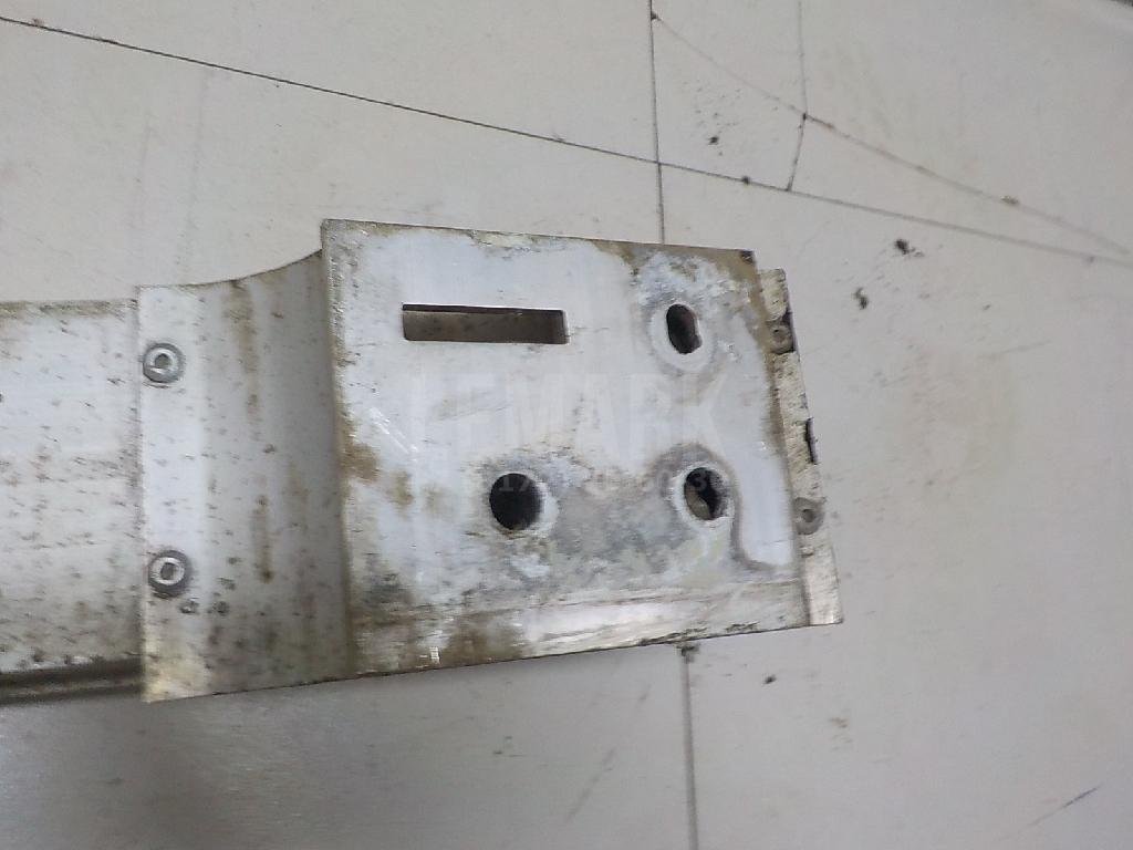 Усилитель заднего бампера