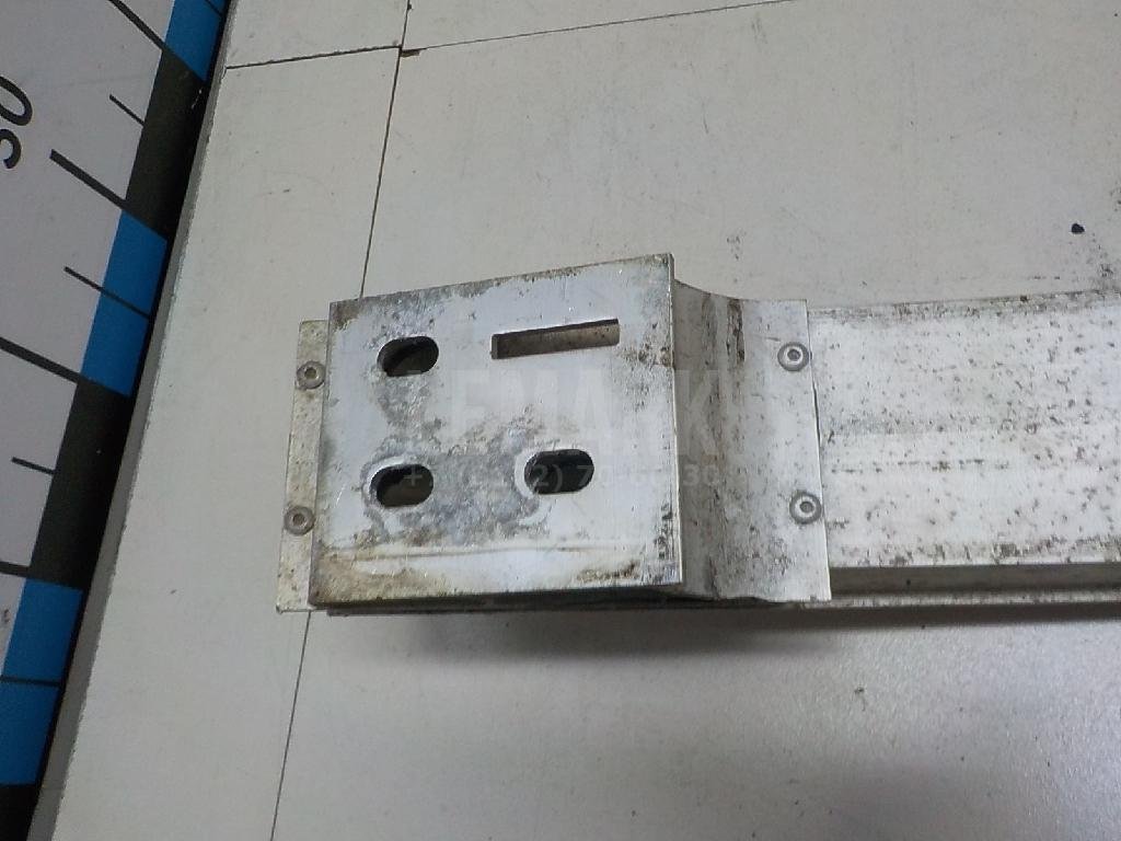 Усилитель заднего бампера