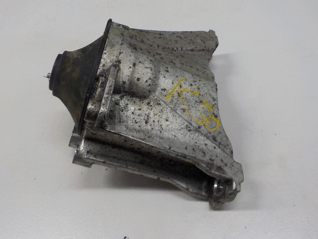 Опора КПП левая