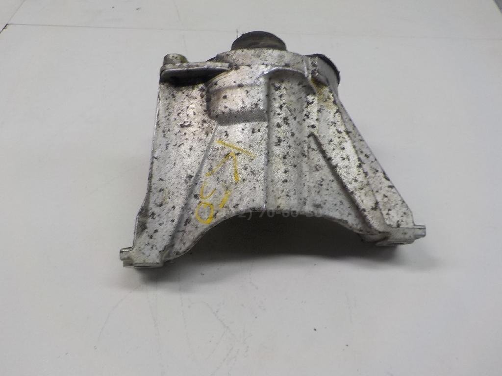 Опора КПП левая