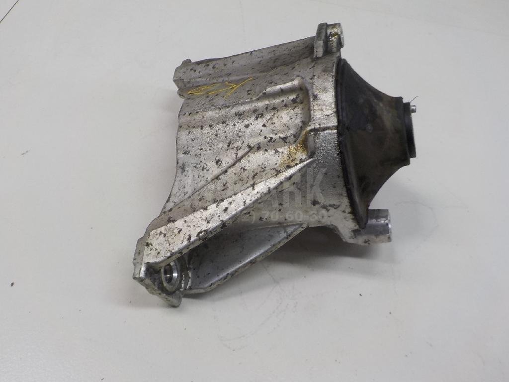 Опора КПП левая