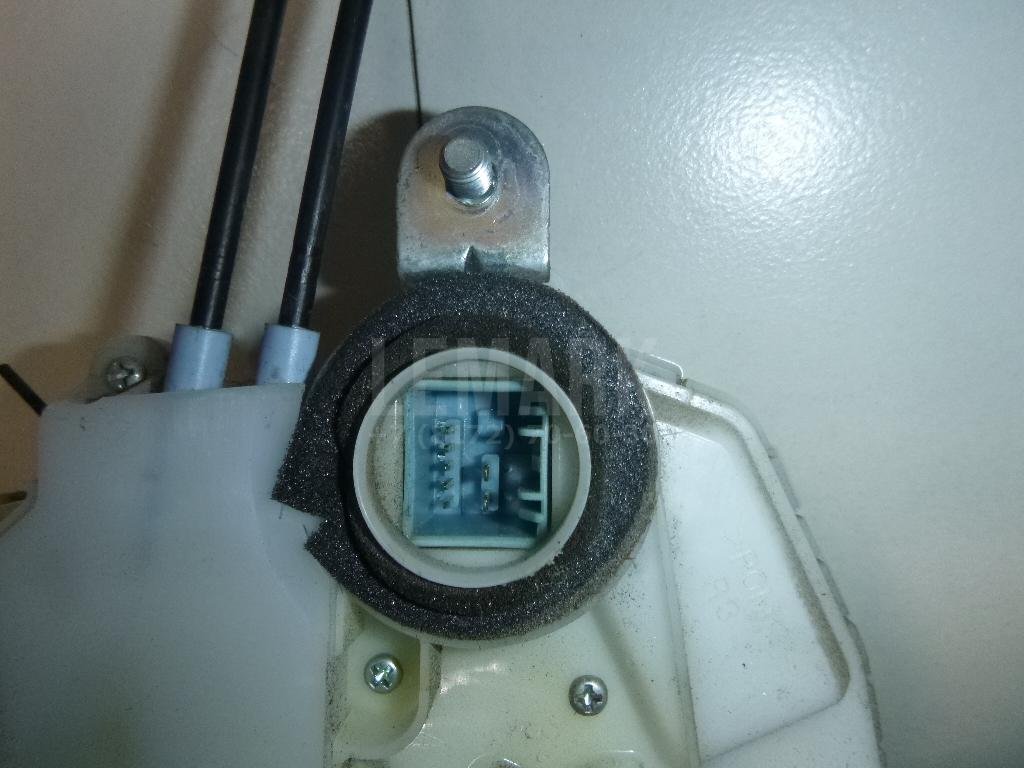 Замок двери задней правой