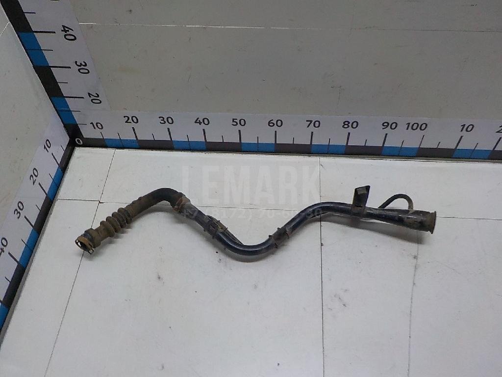 Горловина топливного бака