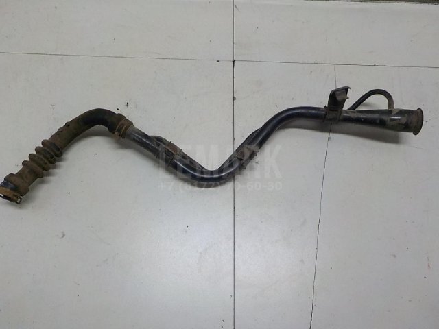 Горловина топливного бака