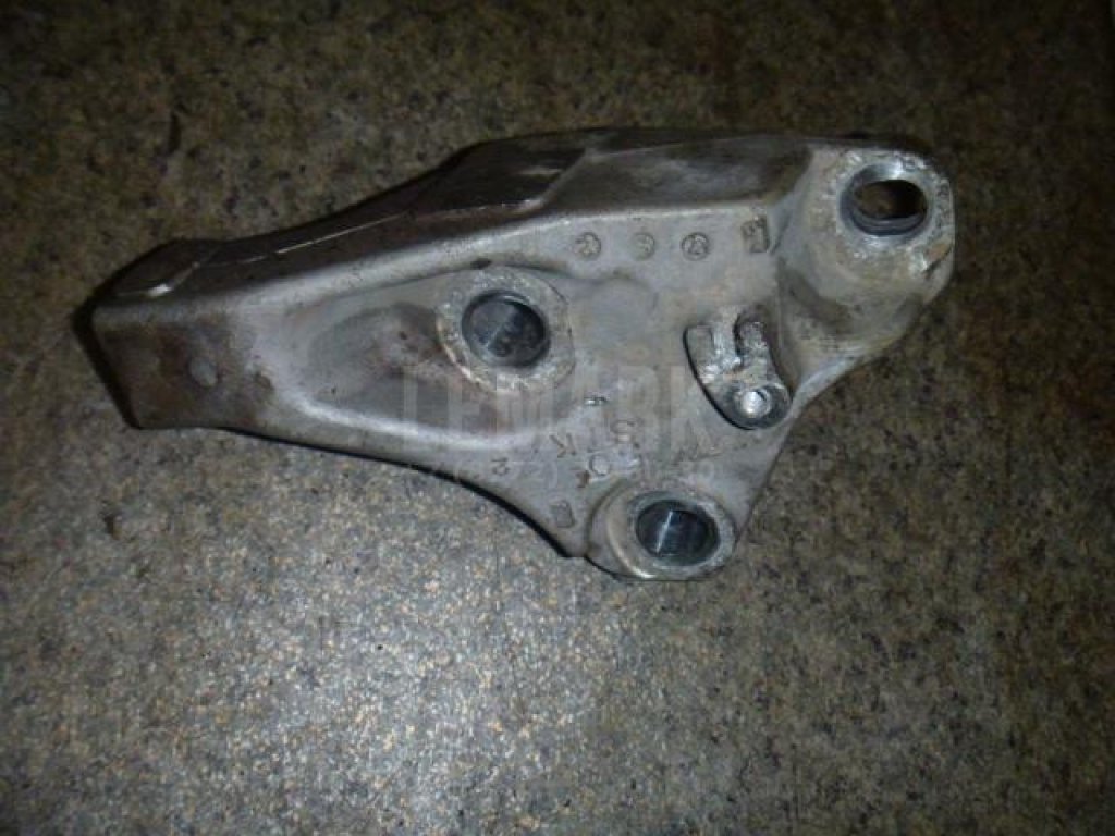 Кронштейн двигателя правый для  Audi A3 [8PA] Sportback 2004-2013