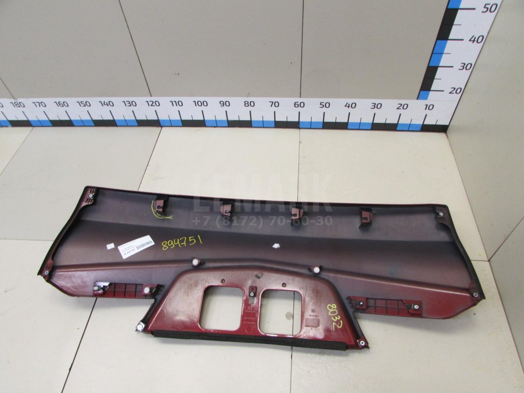 Накладка двери багажника