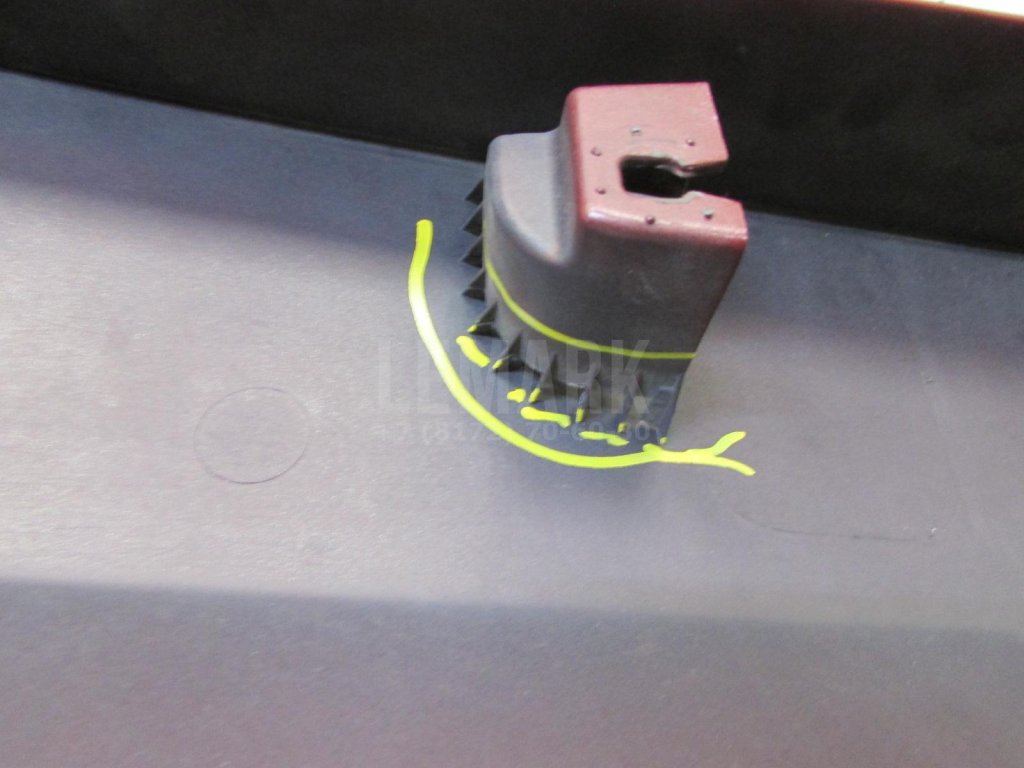 Накладка двери багажника