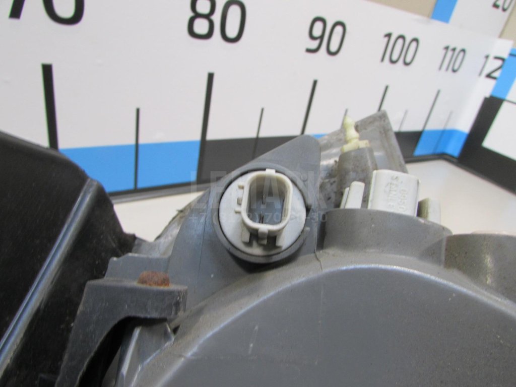 Фонарь задний наружный левый