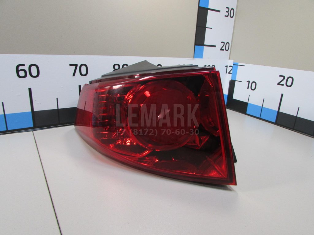 Фонарь задний наружный левый