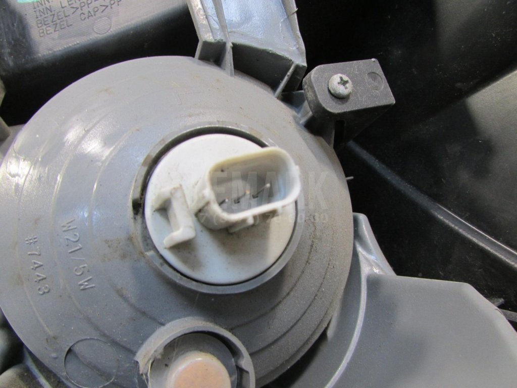 Фонарь задний наружный левый