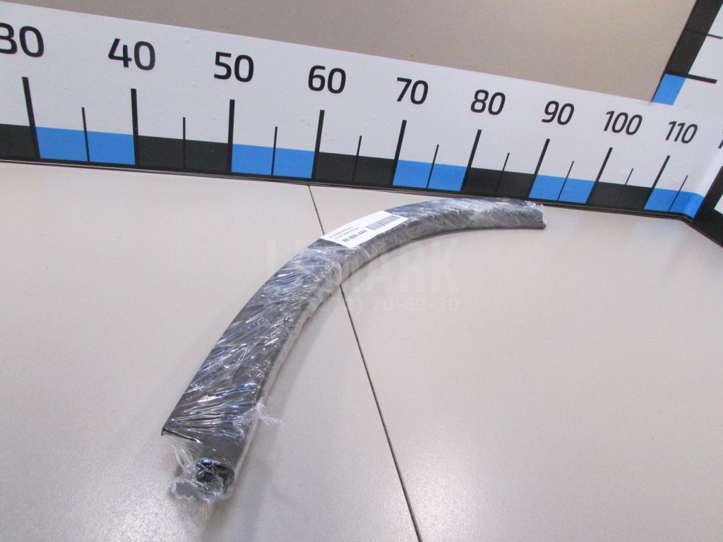 Накладка двери задней правой