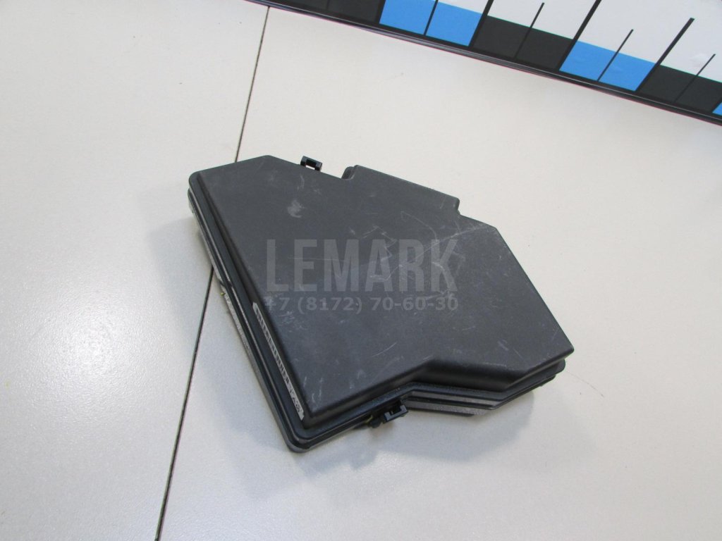 Крышка блока предохранителей