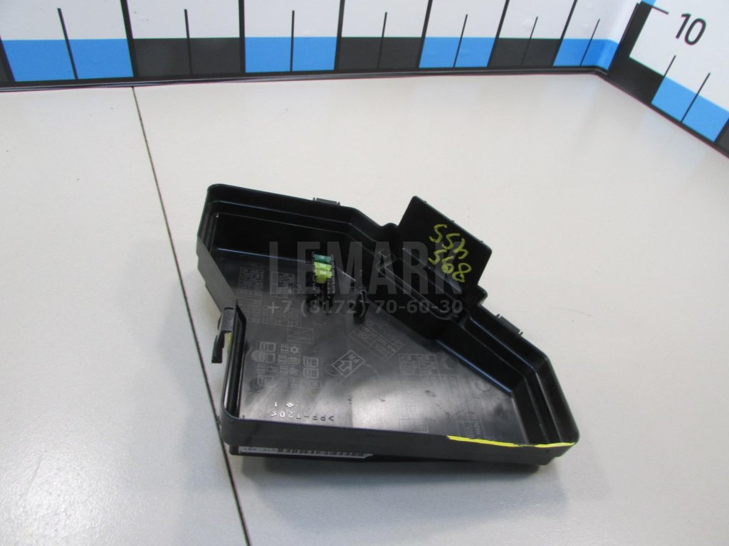 Крышка блока предохранителей