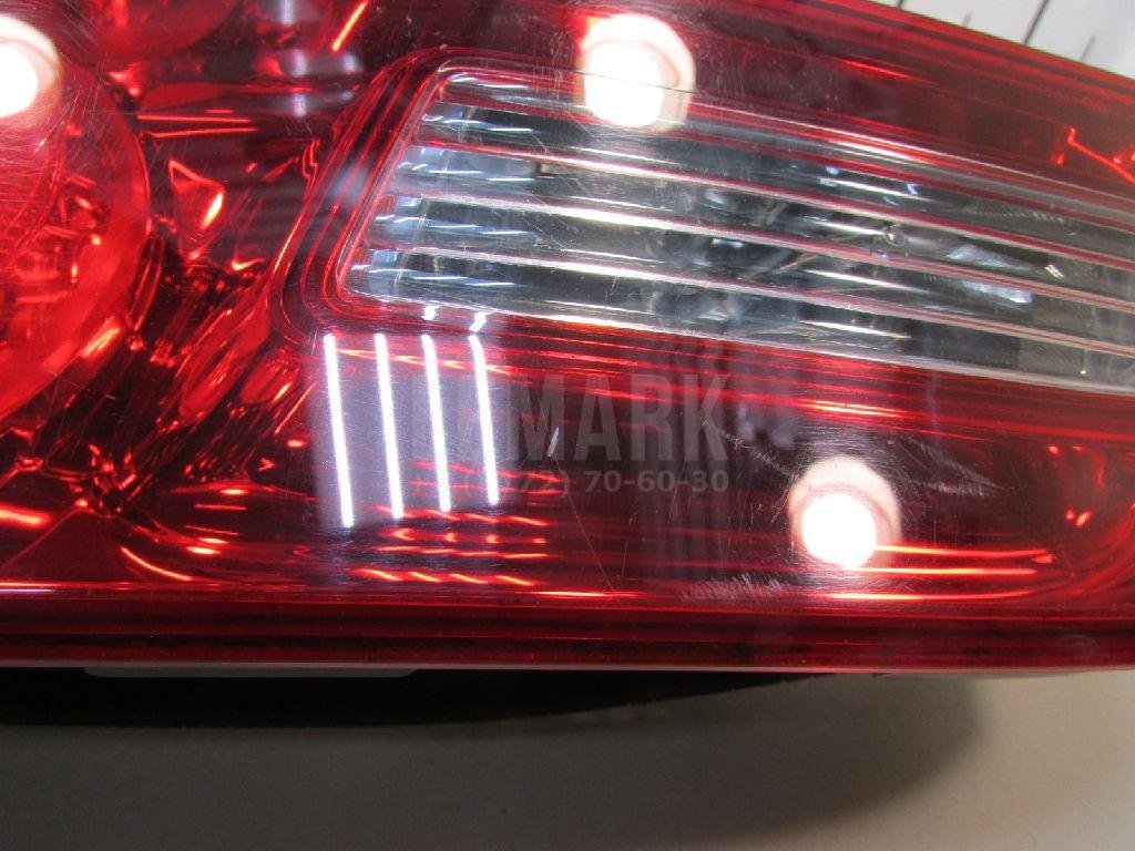 Фонарь задний внутренний правый