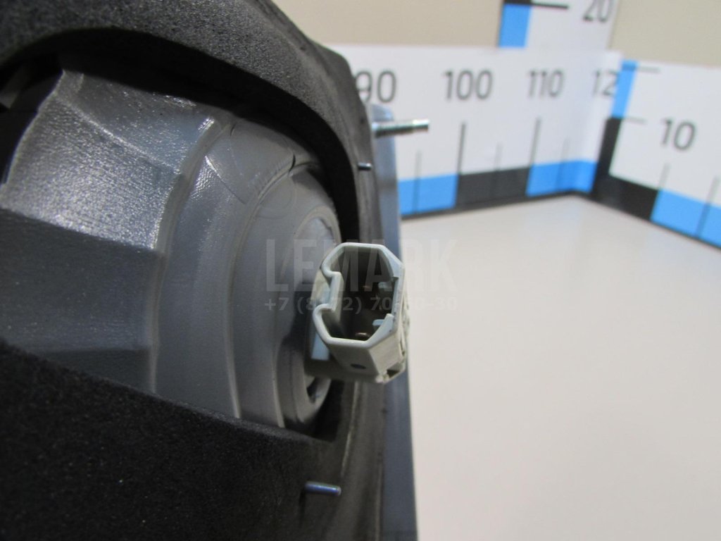 Фонарь задний внутренний правый