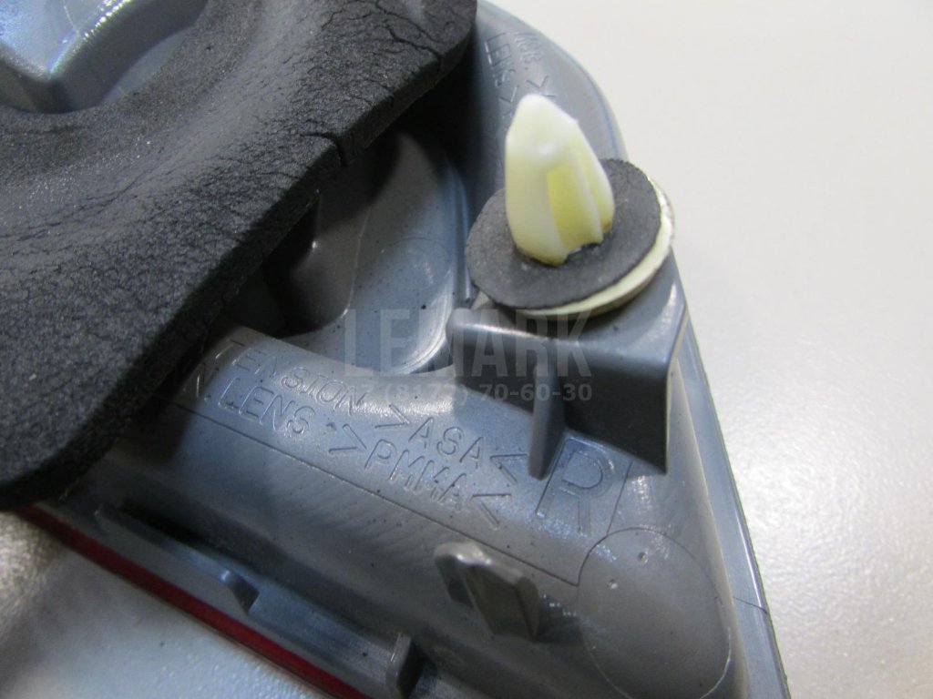 Фонарь задний внутренний правый