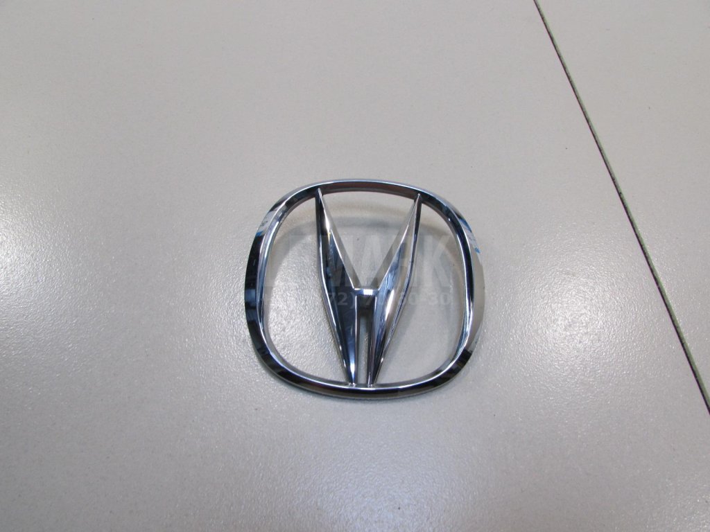 Эмблема на крышку багажника