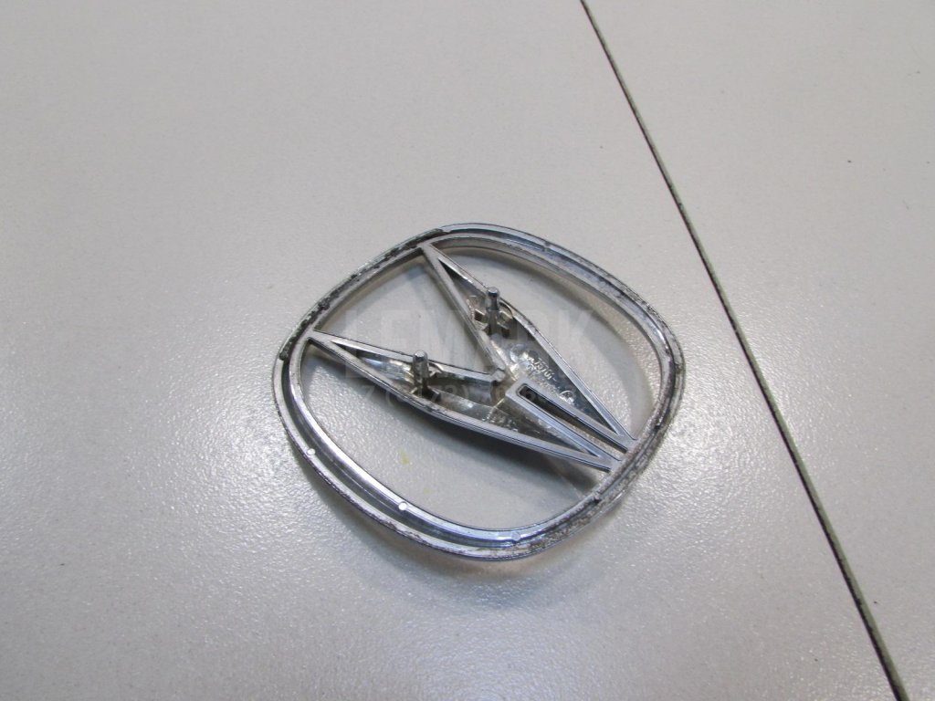 Эмблема на крышку багажника