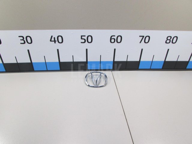 Эмблема на крышку багажника