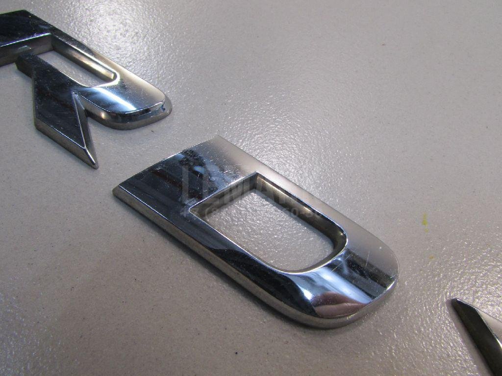 Эмблема на крышку багажника