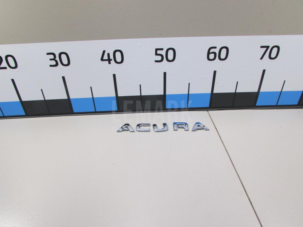 Эмблема на крышку багажника