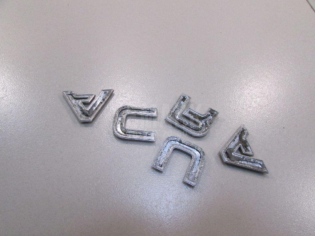 Эмблема на крышку багажника