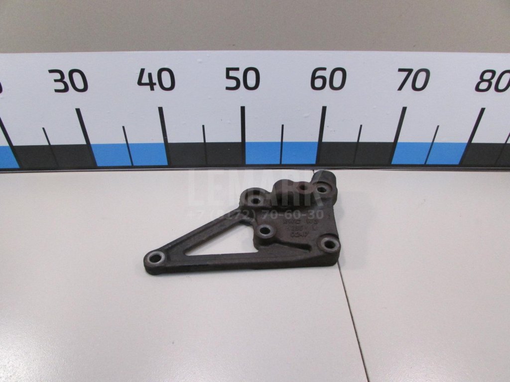 Кронштейн двигателя правый для  Audi A4 [B9] 2015