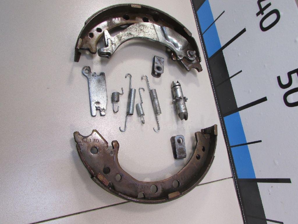Установочный к-кт колодок ручного тормоза