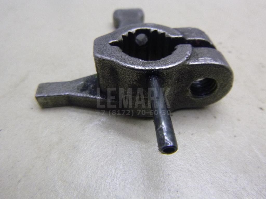 Вилка включения передачи